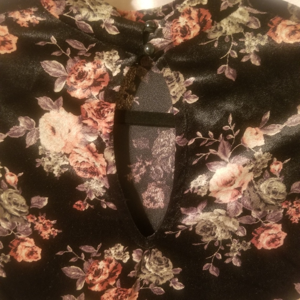 Dress - Picture 3 of 3